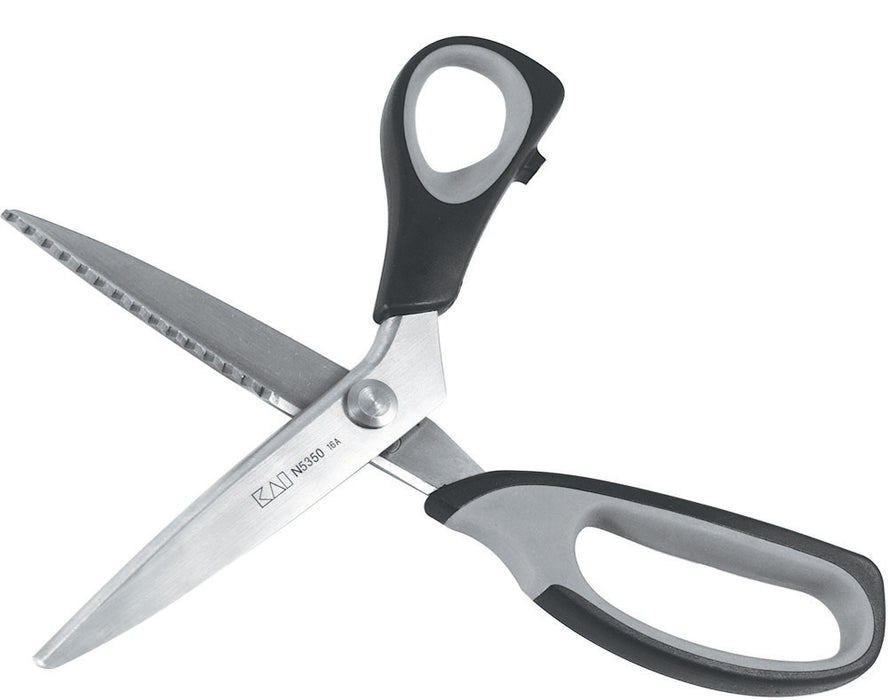 Pinking Shears 101: What Are They? Uses? & How to Use